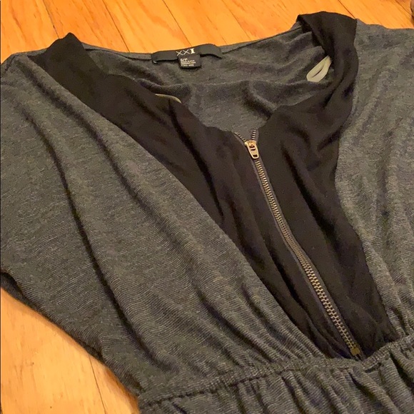 Business casual top - Picture 2 of 2